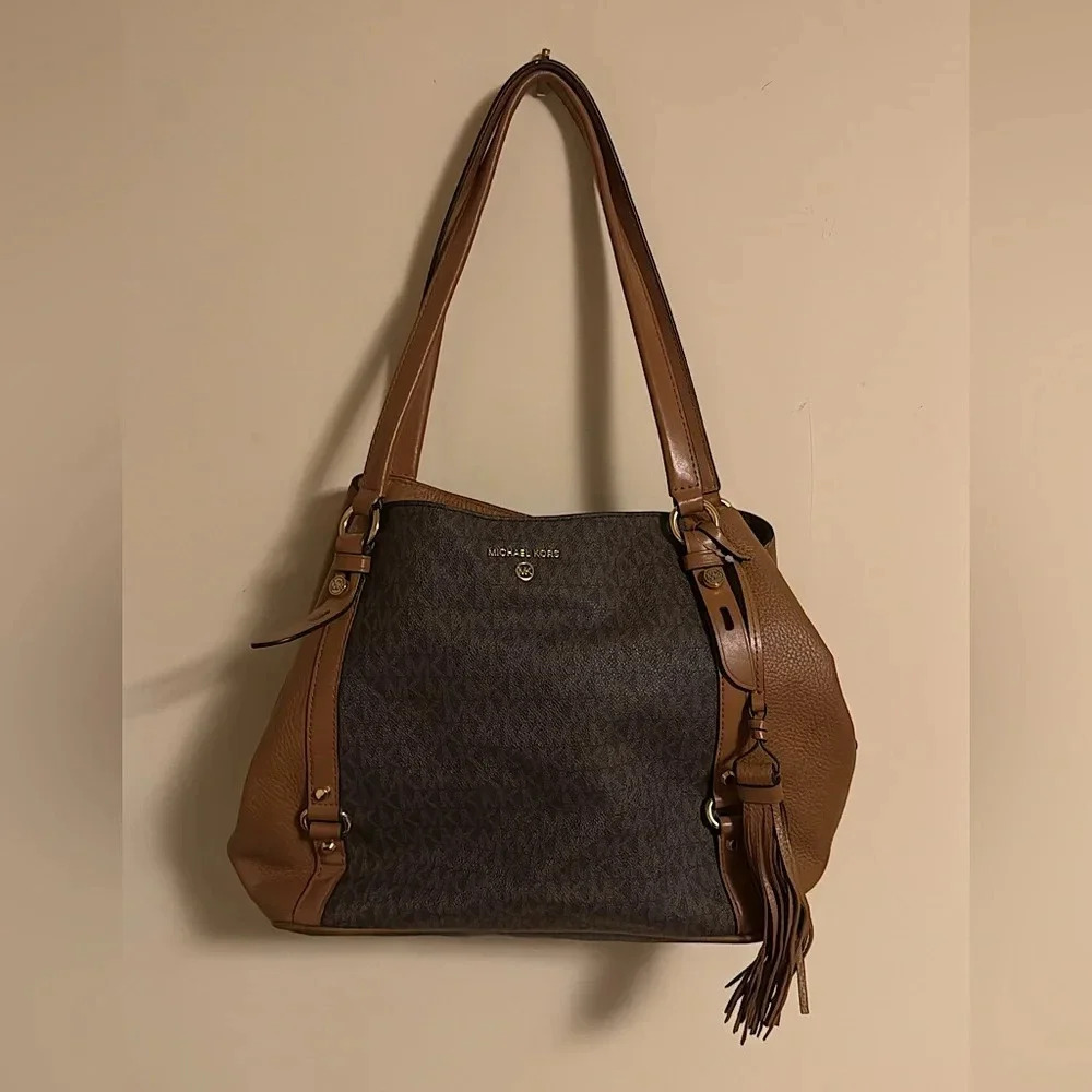 Michael Kors Large Shoulder Bag Woman’s Light/Dark Brown + Goldtone hardware